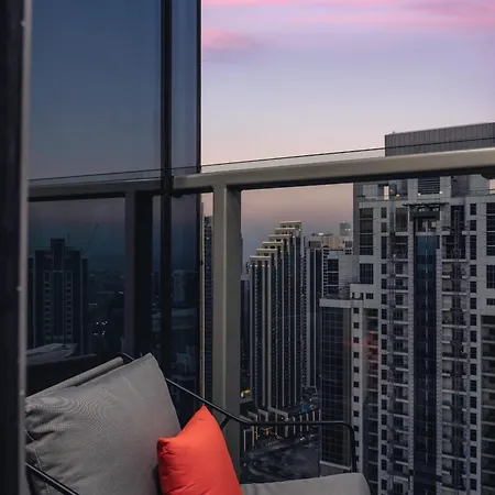 Best Burj Khalifa View Balcony Apartment With 64Th Floor Infinity Pool In Paramount Hotel Midtown Dubai Esterno foto