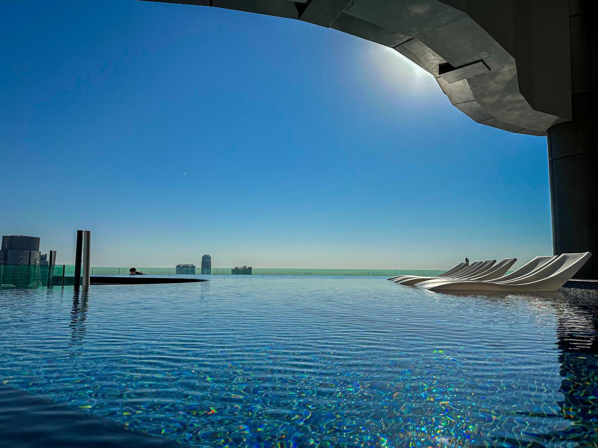 Apartment Burj Khalifa View Balcony With 64th Floor Infinity Pool In Paramount Midtown