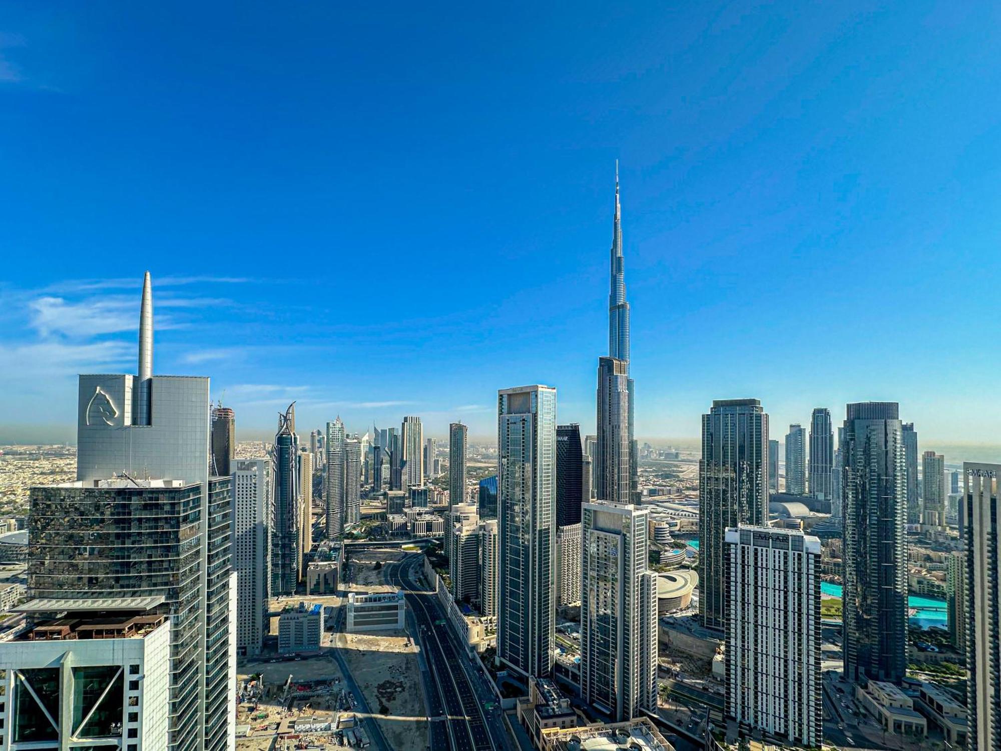Burj Khalifa View Balcony With 64th Floor Infinity Pool In Paramount Midtown Appartamento *
