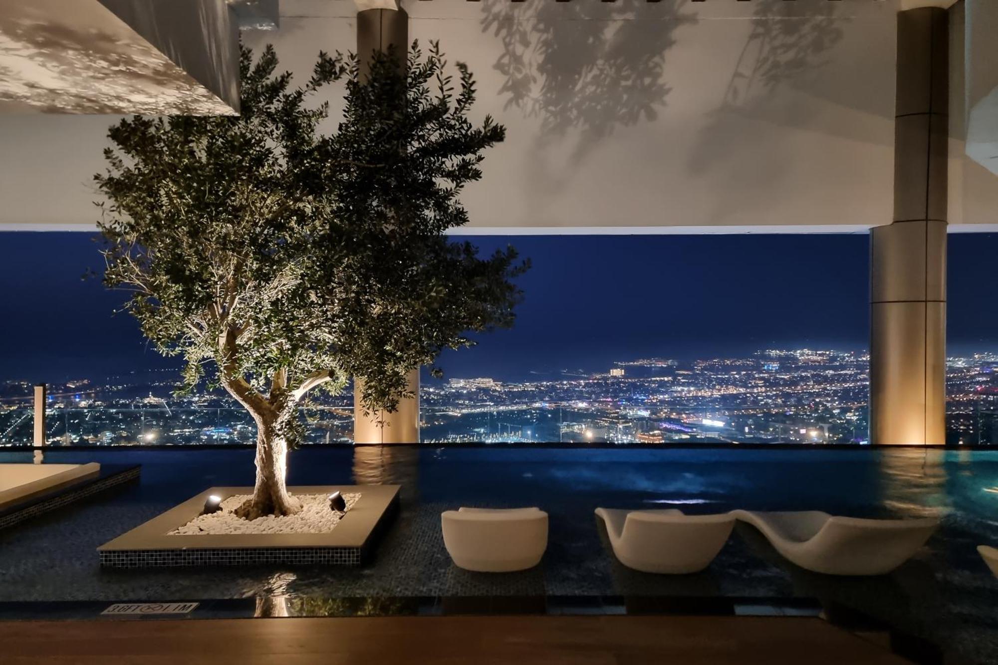 Burj Khalifa View Balcony With 64th Floor Infinity Pool In Paramount Midtown Appartamento Dubai
