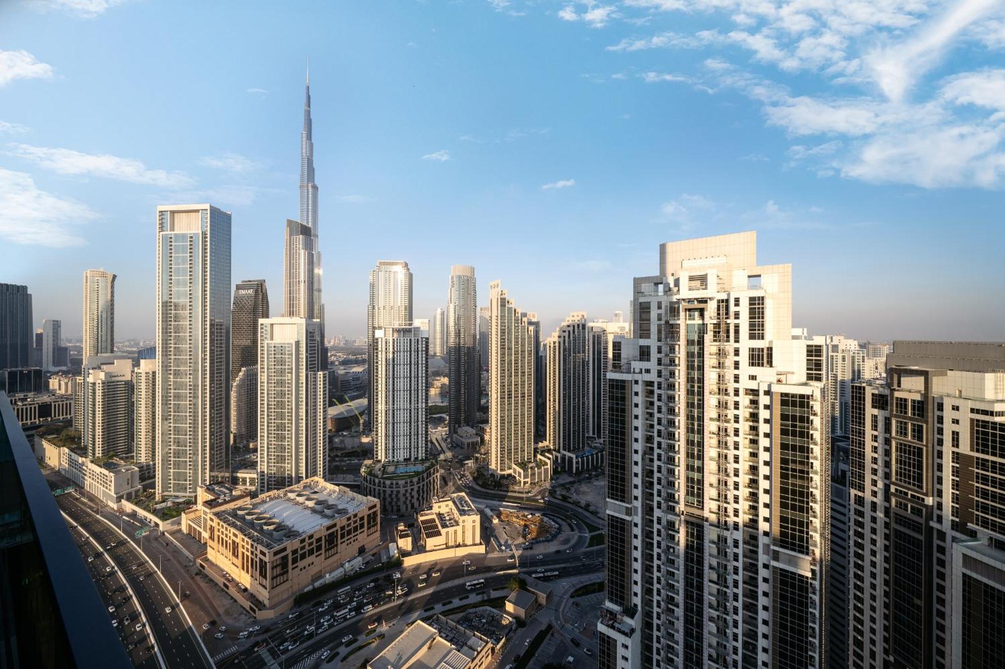 Burj Khalifa View Balcony With 64th Floor Infinity Pool In Paramount Midtown Appartamento Dubai