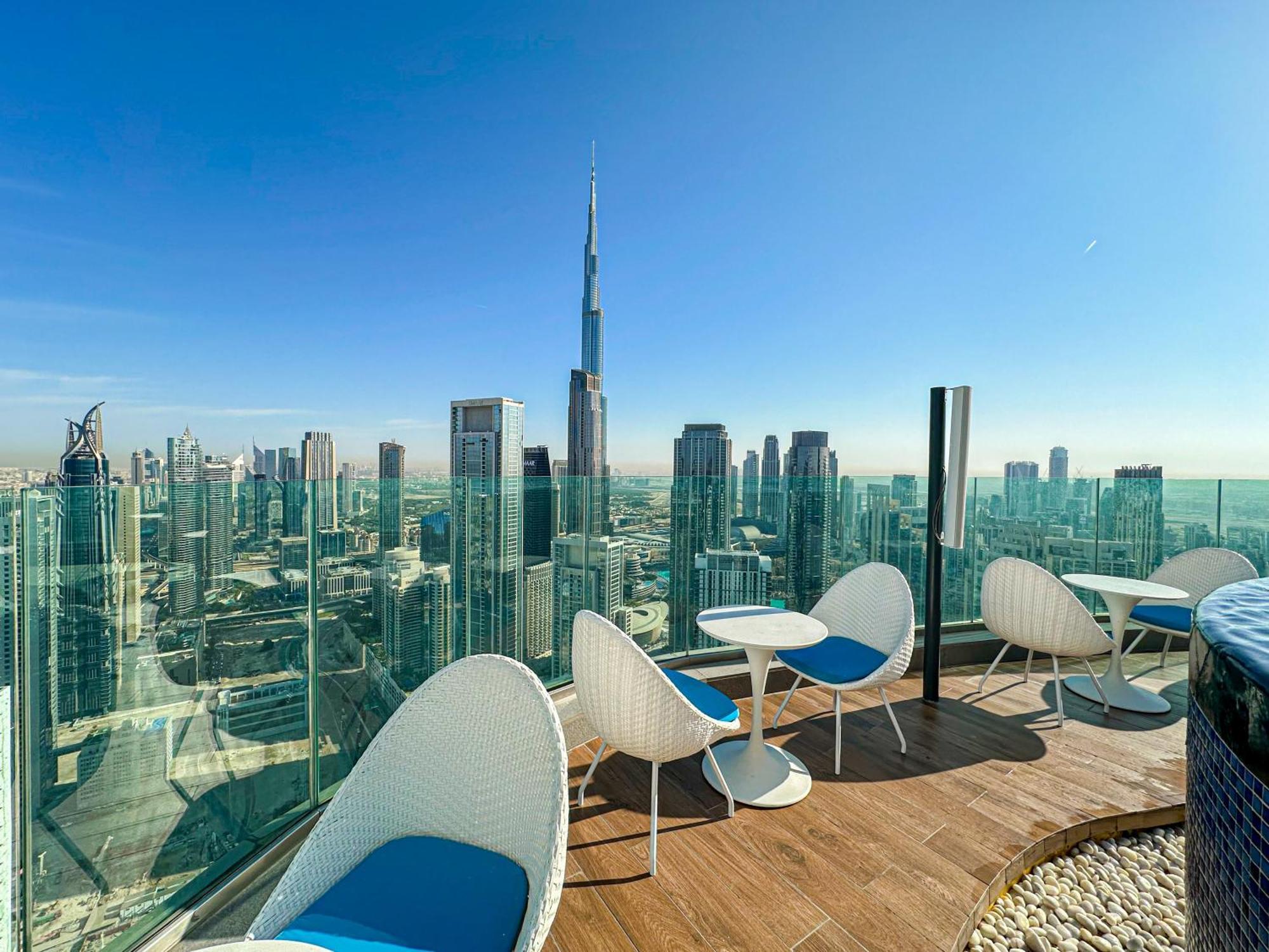 Burj Khalifa View Balcony With 64th Floor Infinity Pool In Paramount Midtown Appartamento Dubai