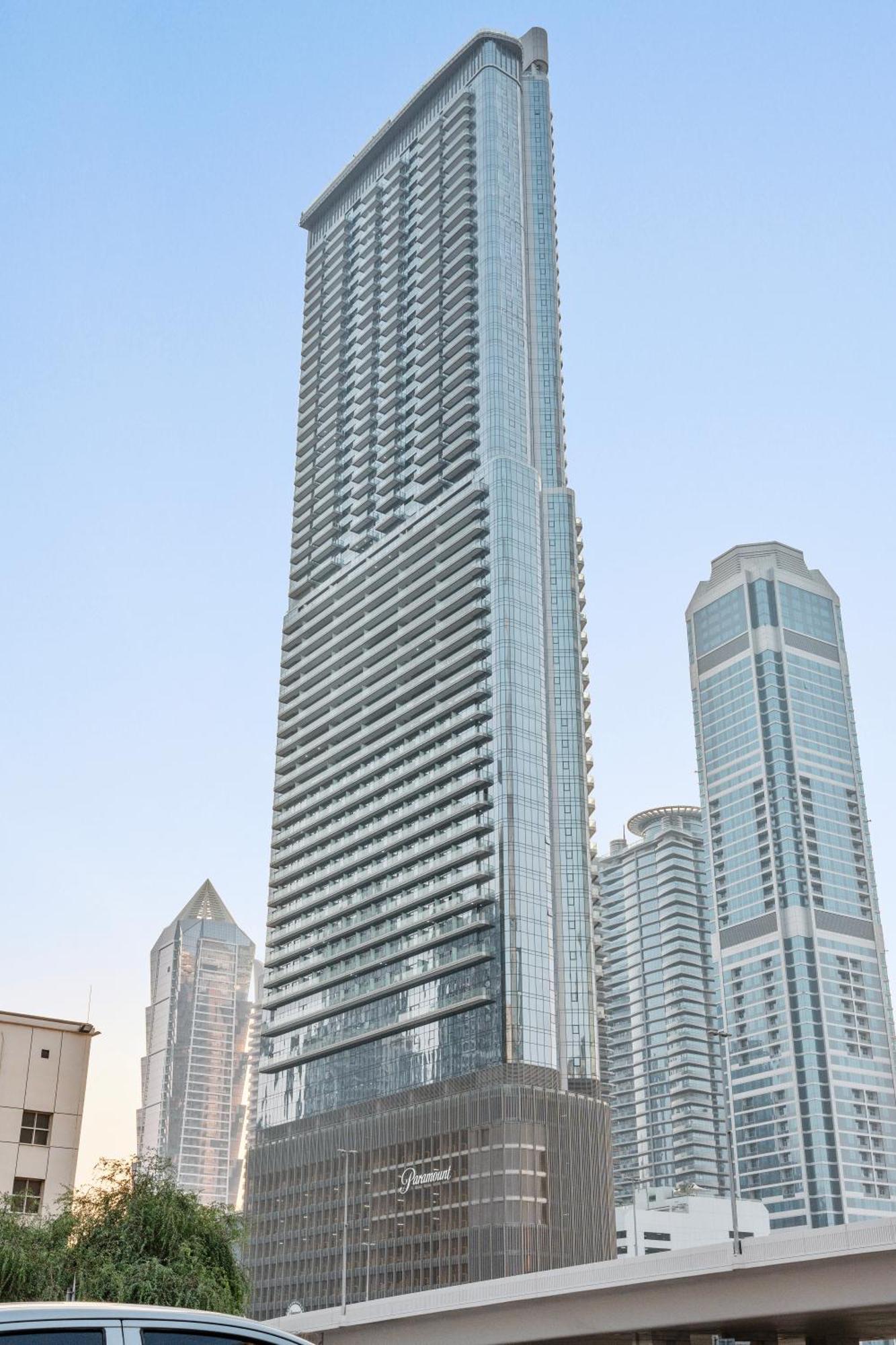 Burj Khalifa View Balcony With 64th Floor Infinity Pool In Paramount Midtown Appartamento *